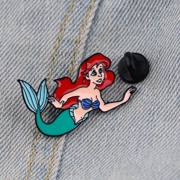 Set of 2 Little Mermaid Enamel Pins Ariel Ursula Disney Characters Brooches Gift - Picture 4 of 13